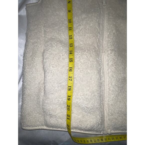 Uniqlo Sherpa Vest - Size M - Soft‎ & Cozy! - Picture 6 of 9